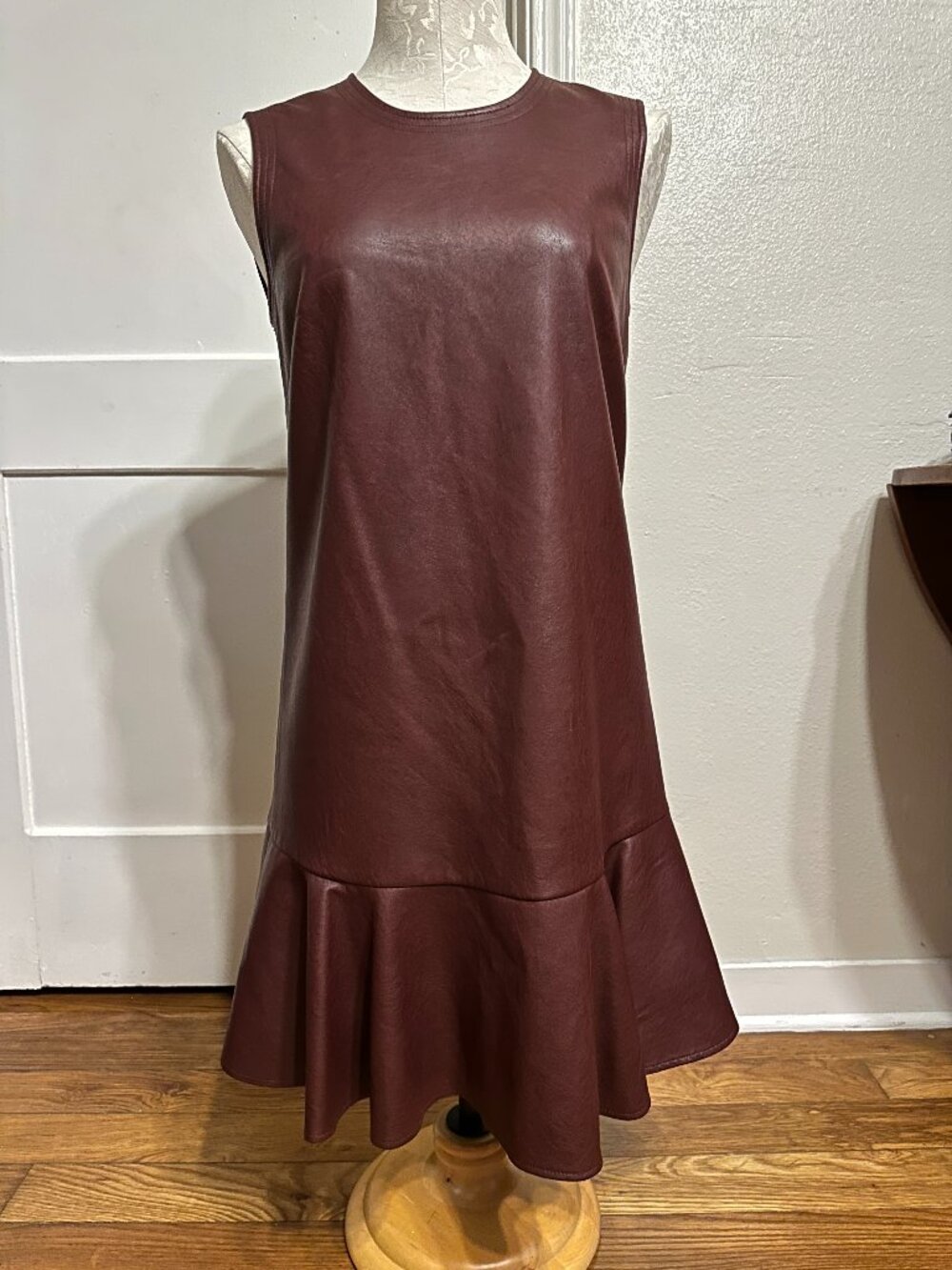 BCBGMAXAZRIA Sheridan Faux Leather Ruffle Hem Dress XS Burgundy - Picture 3 of 10